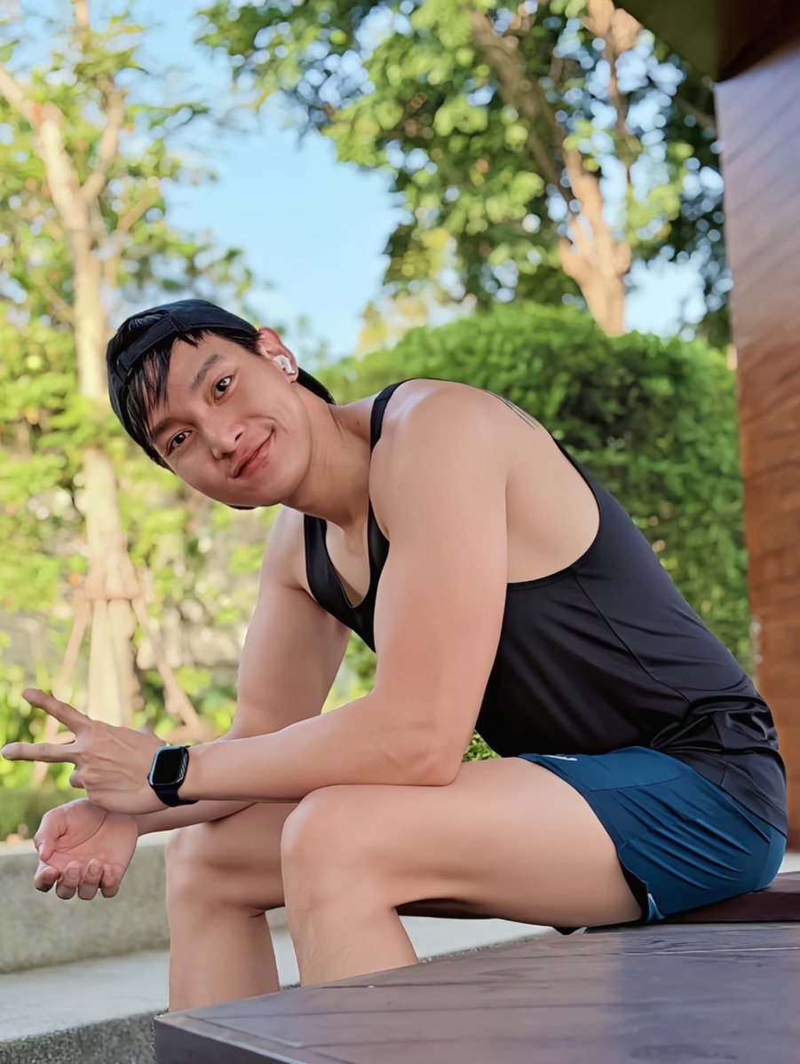 ✌🏼 Looking forward จงมองไปข้างหน้าต่อไป เพราะทุกการเติบโตรอเราอยู่ข้างหน้าเสมอ #สุขภาพดีเริ่มต้นจากการกิน #ชีวิตดีๆที่เลือกเองได้ #ฟิตกับบัส