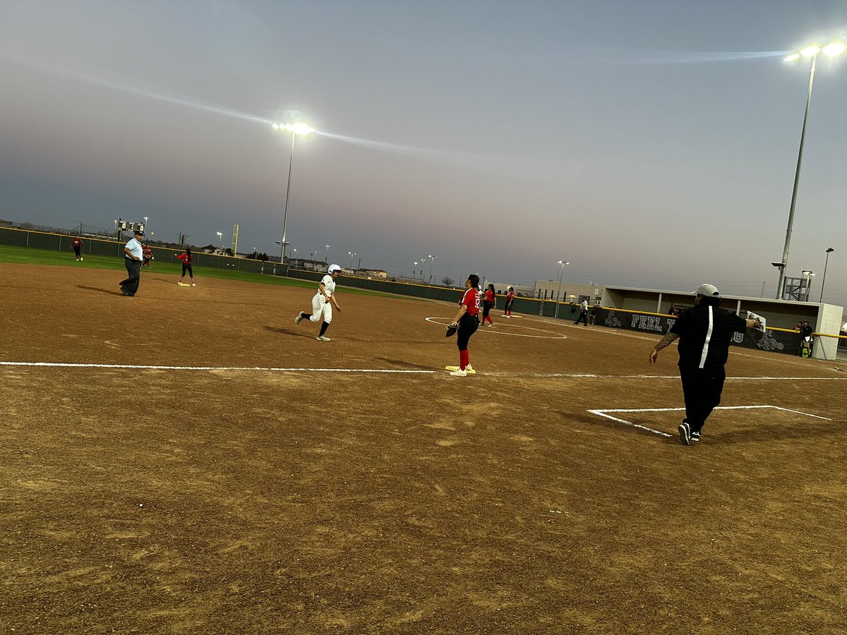 OJGarcia12's tweet image. GAMETIME in Horizon City, TX, as our Lady Scorpions take on Jefferson in non-district play! 
#RepTheH #ScorpionStrong