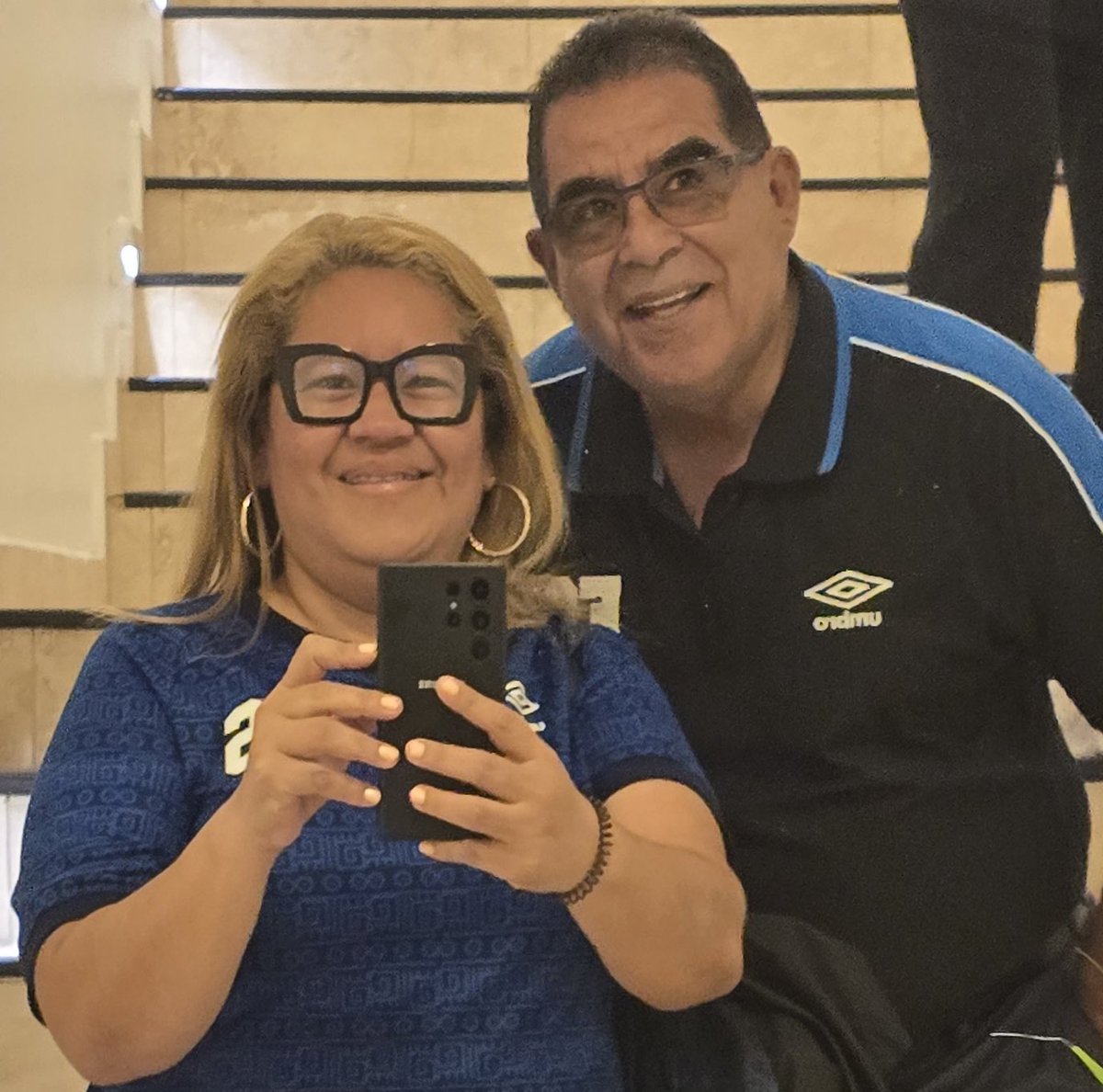 🇸🇻 🇬🇹 Que gusto saludarle mi apreciado profesor Víctor Hugo Estrada <a href="/vhebfutbol/">Victor Estrada</a> trabajando con Victorino Rodríguez Portillo en evento de @concacaf Formador de Entrenadores Regionales.

👌🏻⚽️ Bienvenidos