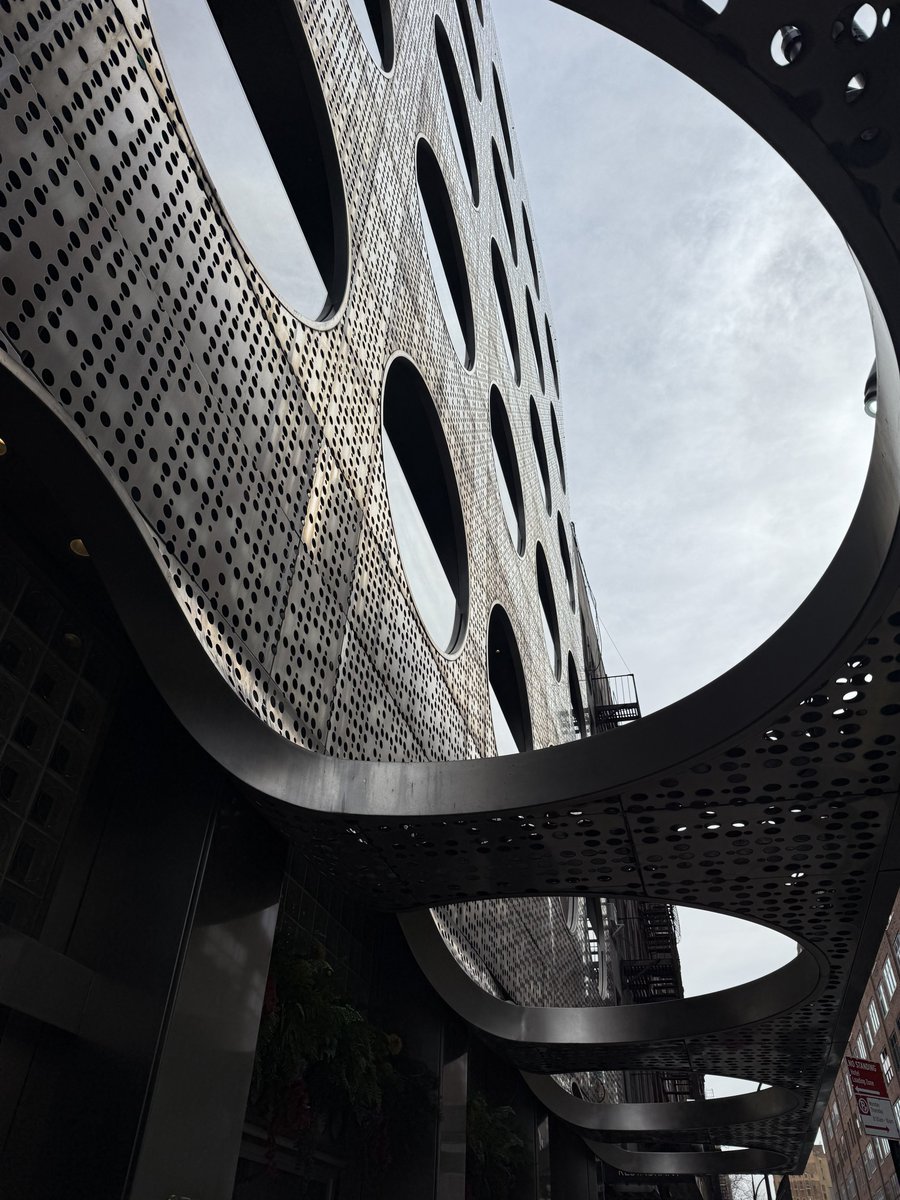 STRANGER ALIEN tweet media