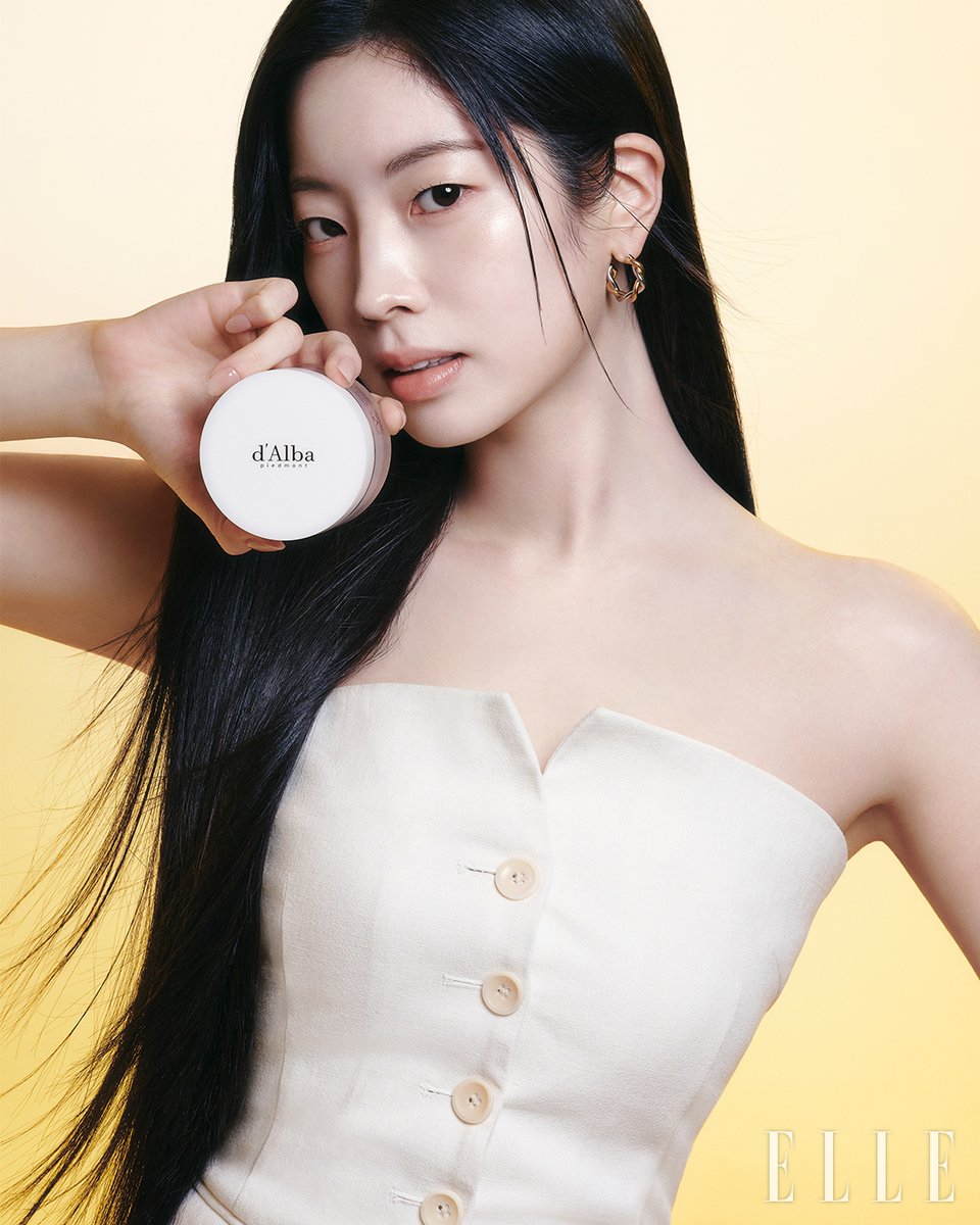 godmitzu's tweet photo. MODEL KIM DAHYUN https://t.co/qeUFVxS28i