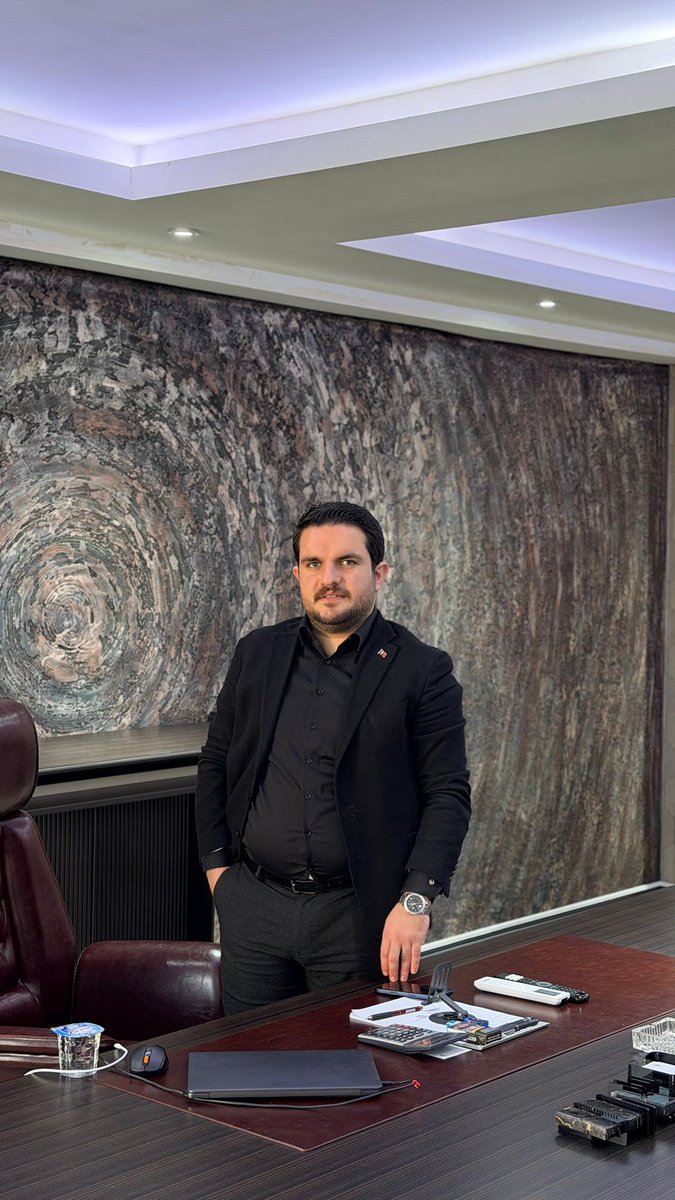 Bugün zor, yarın bizim.
Şimdi sabır, sonra söz...