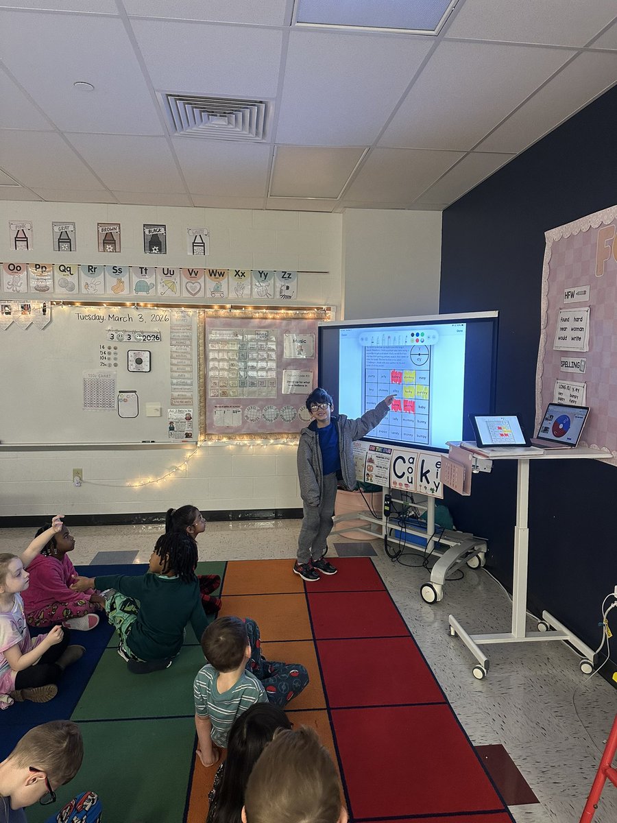 Mrs. Mueller tweet media