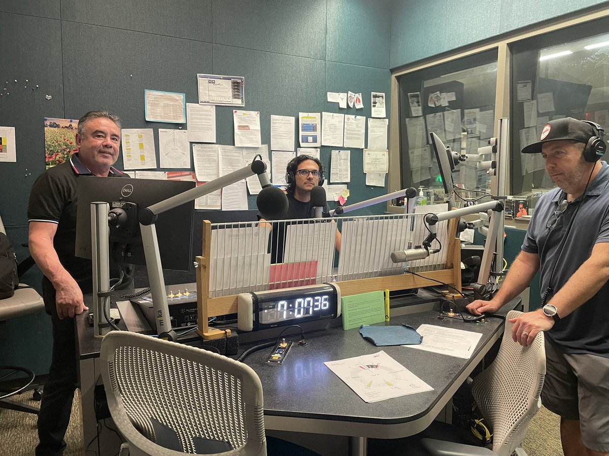 Debbie Hiott tweet media