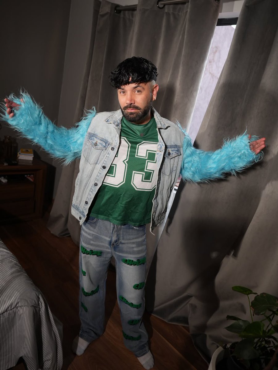 Te mereces lo más bonito de la vida, porque tu talento y tu corazón son enormes. Estoy súper orgullosa de ti y de todo lo que estás logrando. Nunca dudes de lo increíble que eres. ✨