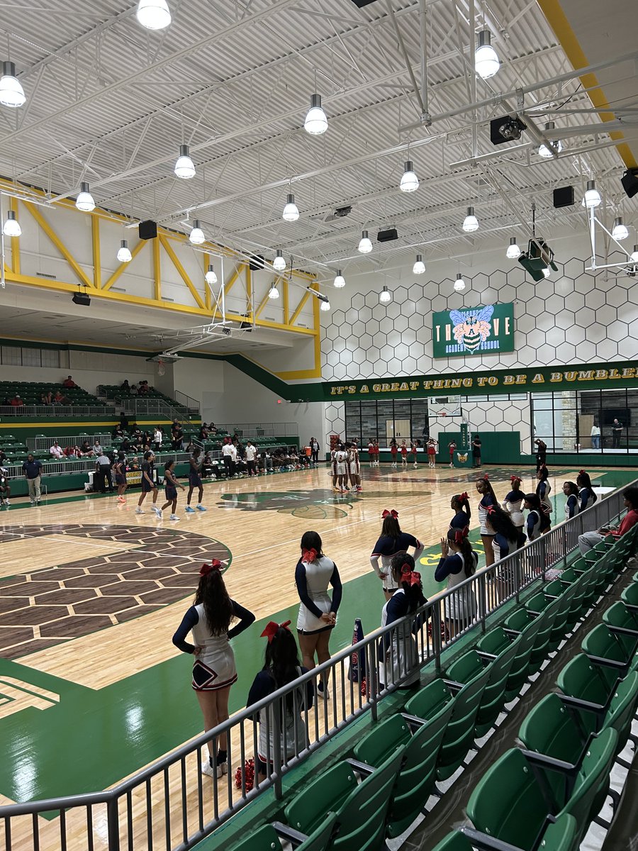 Coach Mac tweet media