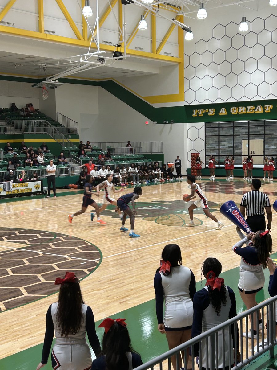 Coach Mac tweet media