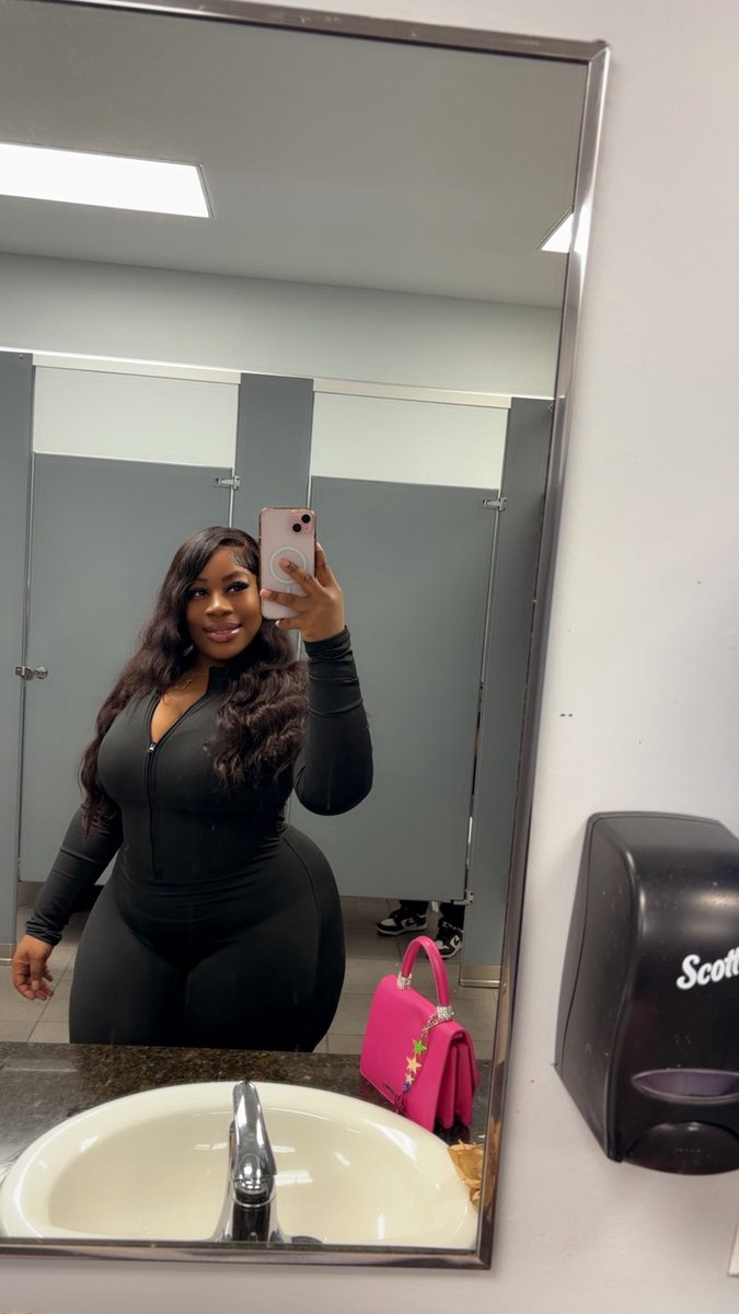 THICKASSASIAA's tweet photo. That shit overlyloaded https://t.co/OT2bivRyPe