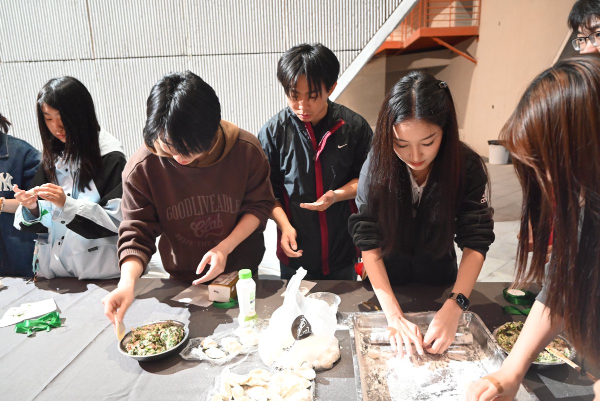BNU_SFD's tweet photo. Happy Lantern Festival! 元宵节快乐！
Students gathered to make dumplings and tangyuan, celebrating tradition and a fresh start to the new semester！ https://t.co/mO6IGaR1pk