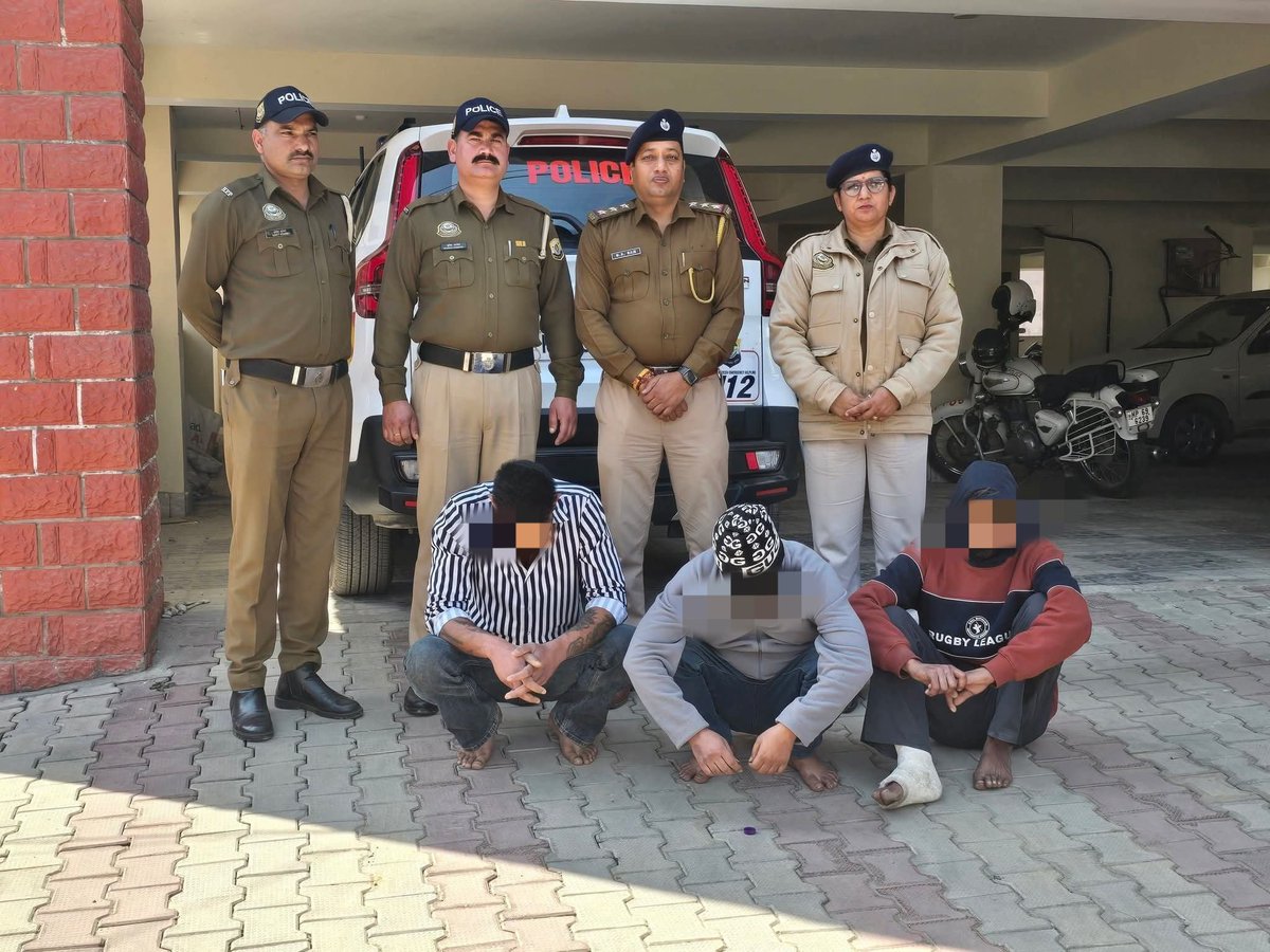 14.1 ग्राम चिट्टा/हेरोइन व ₹15,670 नकद बरामद मामले में तीसरा आरोपी प्रशांत धर्माणी गिरफ्तार।
पहले अश्वनी कुमार व राकेश कुमार गिरफ्तार किए जा चुके हैं। मु0न0 57/2026 जेर धारा 21, 29 ND&amp;PS Act पंजीकृत। तीनों आरोपी रिमांड पर। जांच जारी।