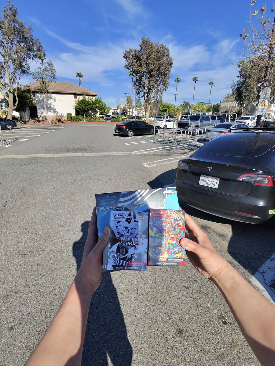 akiraBabyyyyyy's tweet image. After about 4 tries on different machines today… got one pretty early in this trip. #pokemon #pokemontcg #tcg #raid #PokemonRaid #california #satisfied