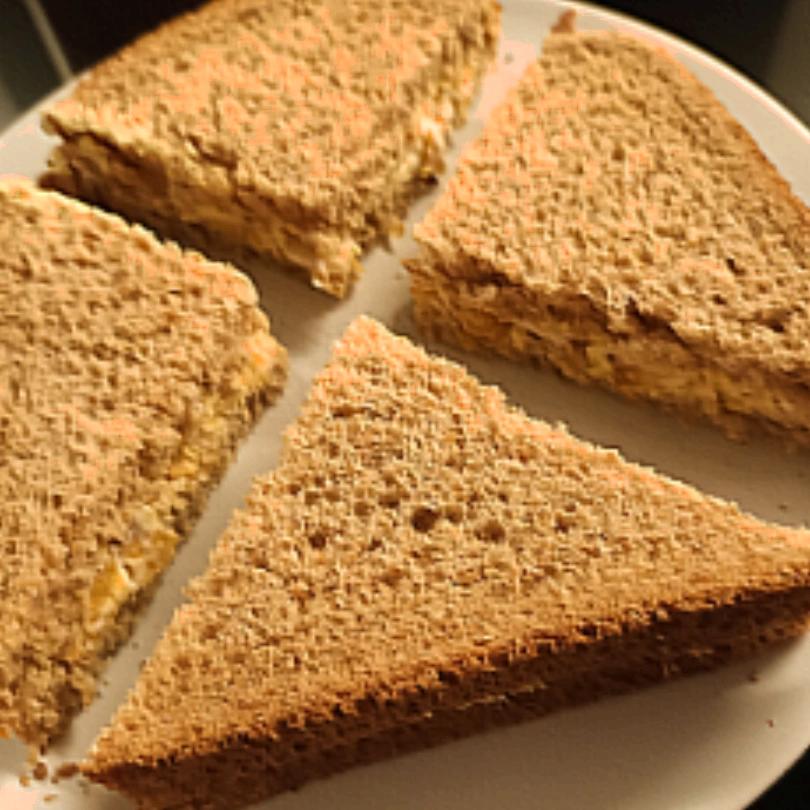 WhosThatGav's tweet photo. Just made a crisp sandwich with brown bread. #callthepolice https://t.co/f1vCRFVF5f