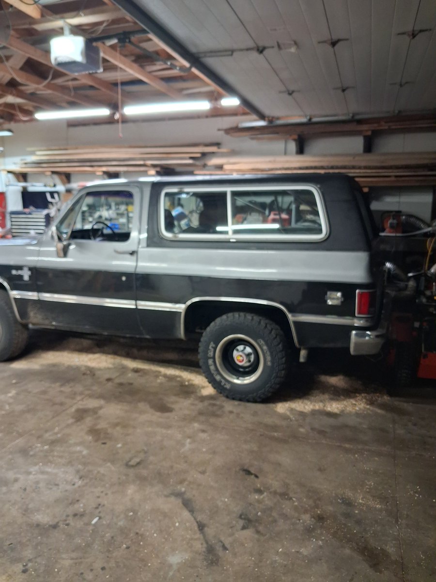 malletcncworks's tweet photo. Im curious of opinions here.
1981 K5 Blazer runs and drive 60 miles a day. Every thing but the air works. No rust or holes decent paint clean interior.
Unknown mileage but let's guess at around 150k
What do you think its worth? https://t.co/Ffs30HFOOQ