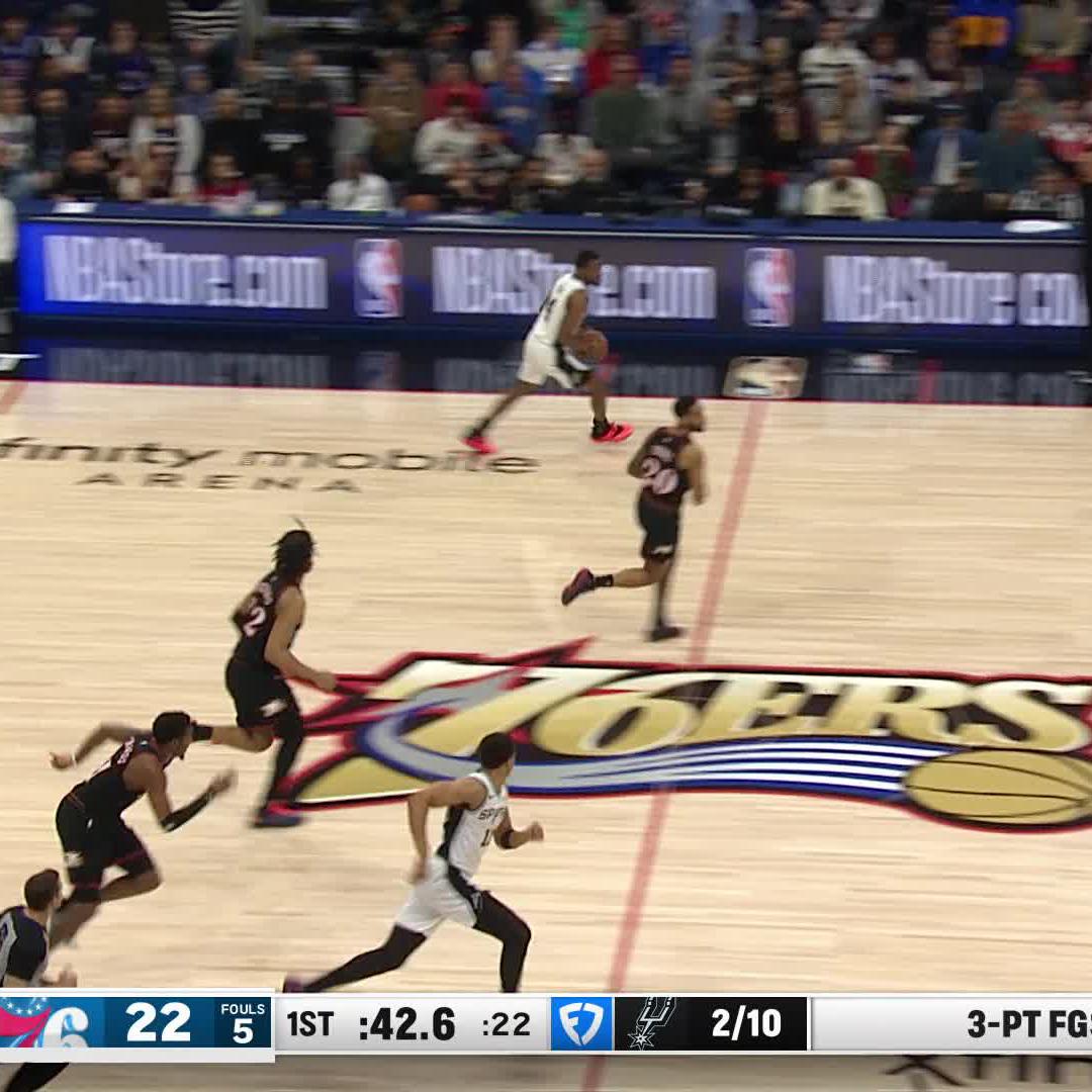 CB TAKES FLIGHT ✈️
📺 @FanDuelSN_SW, NBC & Peacock