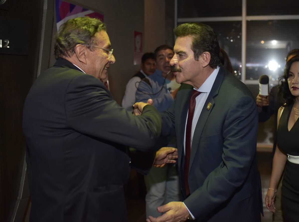 Manfred Reyes Villa tweet media