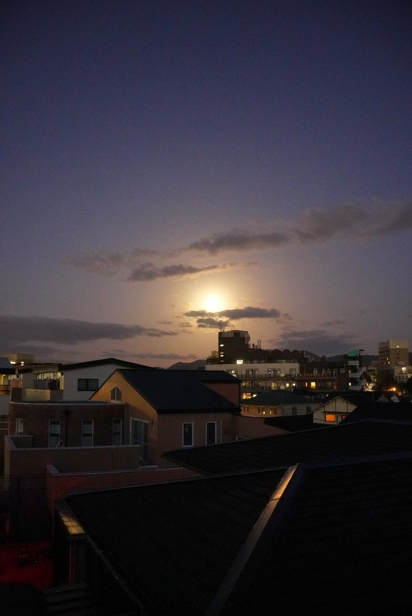 おはようございます
素敵な１日をお過ごしください😊
#月