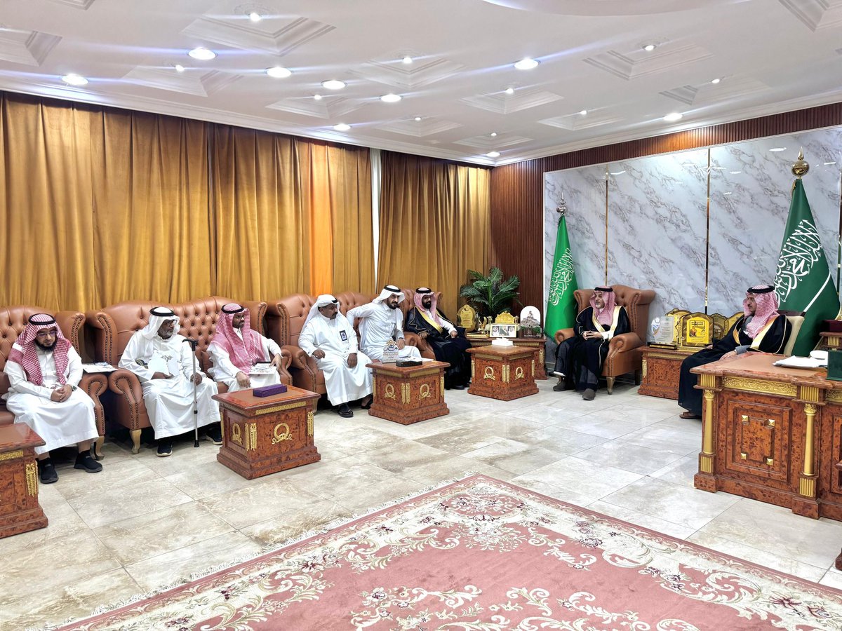 AlmakhwahNow's tweet photo. سعادة محافظ #المخواة / أ.غلاب بن غالب أبوخشيم 
يستقبل رئيس وأعضاء مجلس إدارة جمعية تحفيظ القرآن الكريم بالمخواة ( ماهر ) 
بمكتبه اليوم الثلاثاء 
ويكرم 11 من الخاتمين والخاتمات للعام 1447هـ 
#الباحة https://t.co/BnXJtVUqgK