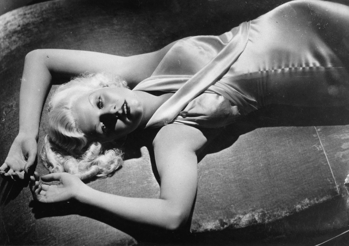 Russ_Graves's tweet photo. Born March 3, 1911 in Kansas City, Missouri - Remembering the original Blonde Bombshell, actress Jean Harlow. ⭐️ #JeanHarlow #TheBlondeBombshell #ThePlatinumBlonde https://t.co/H8eHCS3Af1