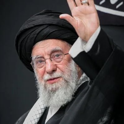 🚨🇮🇷 BREAKING

Iran has elected Mojtaba Khamenei, son of Ali Khamenei as the new Supreme Leader of Iran.

He says his first priority will be to take revenge on those behind his father’s killing, and his second priority will be to free Palestine and end Israel.