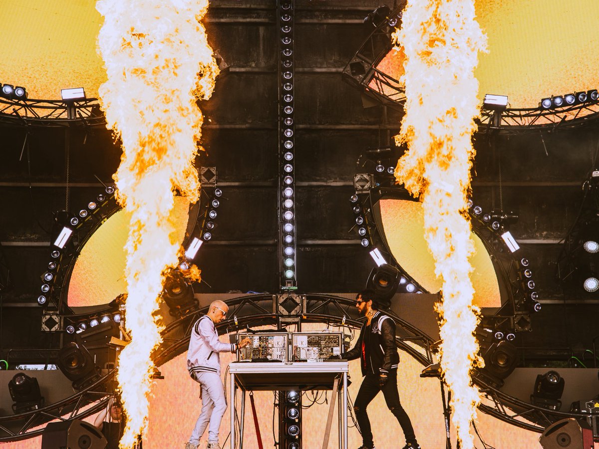 Metamorphosis tweet media