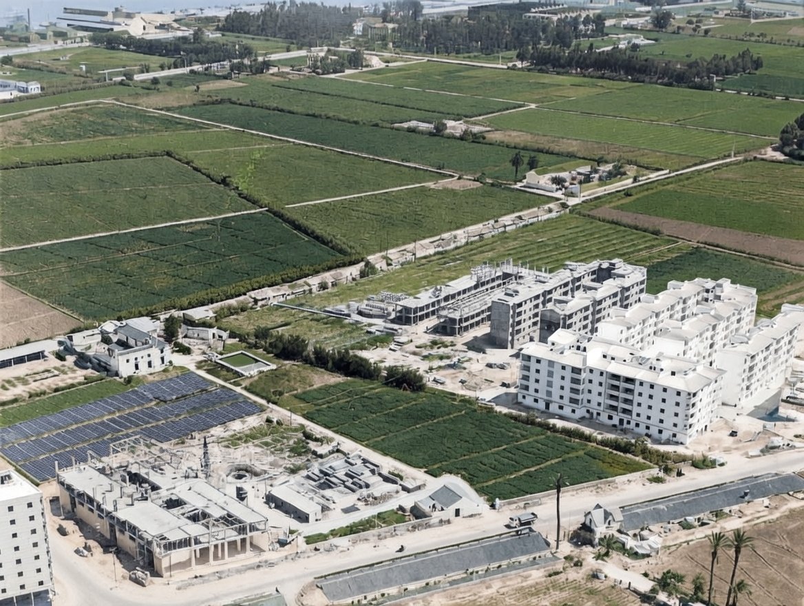 Antigua vista aérea de la calle Realenga de San Luis y la barriada Sixto (IA)