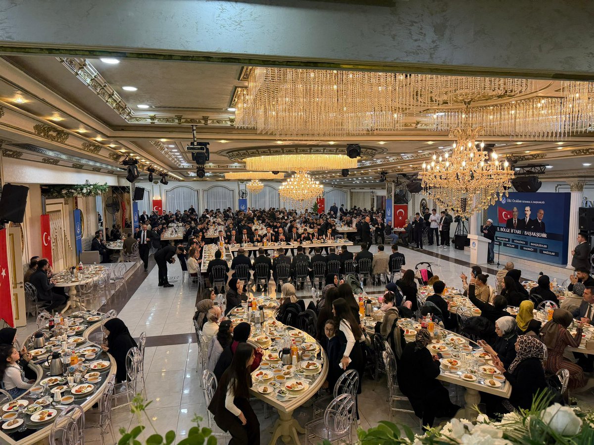 Yüz akımız, yiğitler yiğidi yolbaşçımız Sayın Genel Başkanımızın teşrifleriyle İstanbul Ülkü Ocakları 5. Bölge Başkanlığımızın iftar programında bir araya geldik.

Birlik ve beraberliğimiz daim olsun. 
Cenab-ı Allah başımızdan eksik etmesin. 
Can feda 🇹🇷 <a href="/ayyildirim1/">Ahmet Yiğit Yıldırım</a>