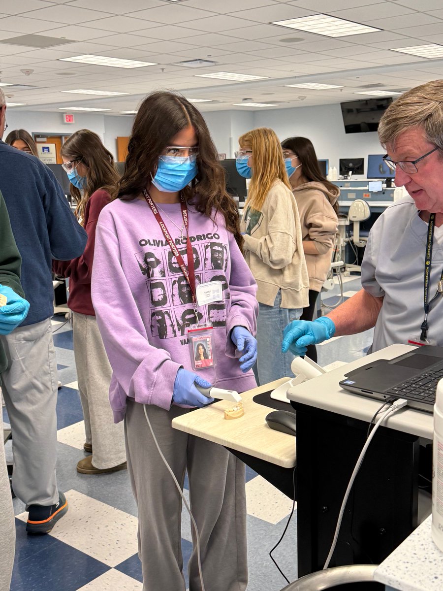 LockportHS205's tweet photo. Today, our juniors &amp; seniors explored careers in healthcare during a field trip to Midwestern University. 🩺 Students learned about the Ultrasound, Dentistry &amp; Physical Therapy programs, toured the Anatomy Lab. 
#PorterPride https://t.co/nN8u1FB4A8