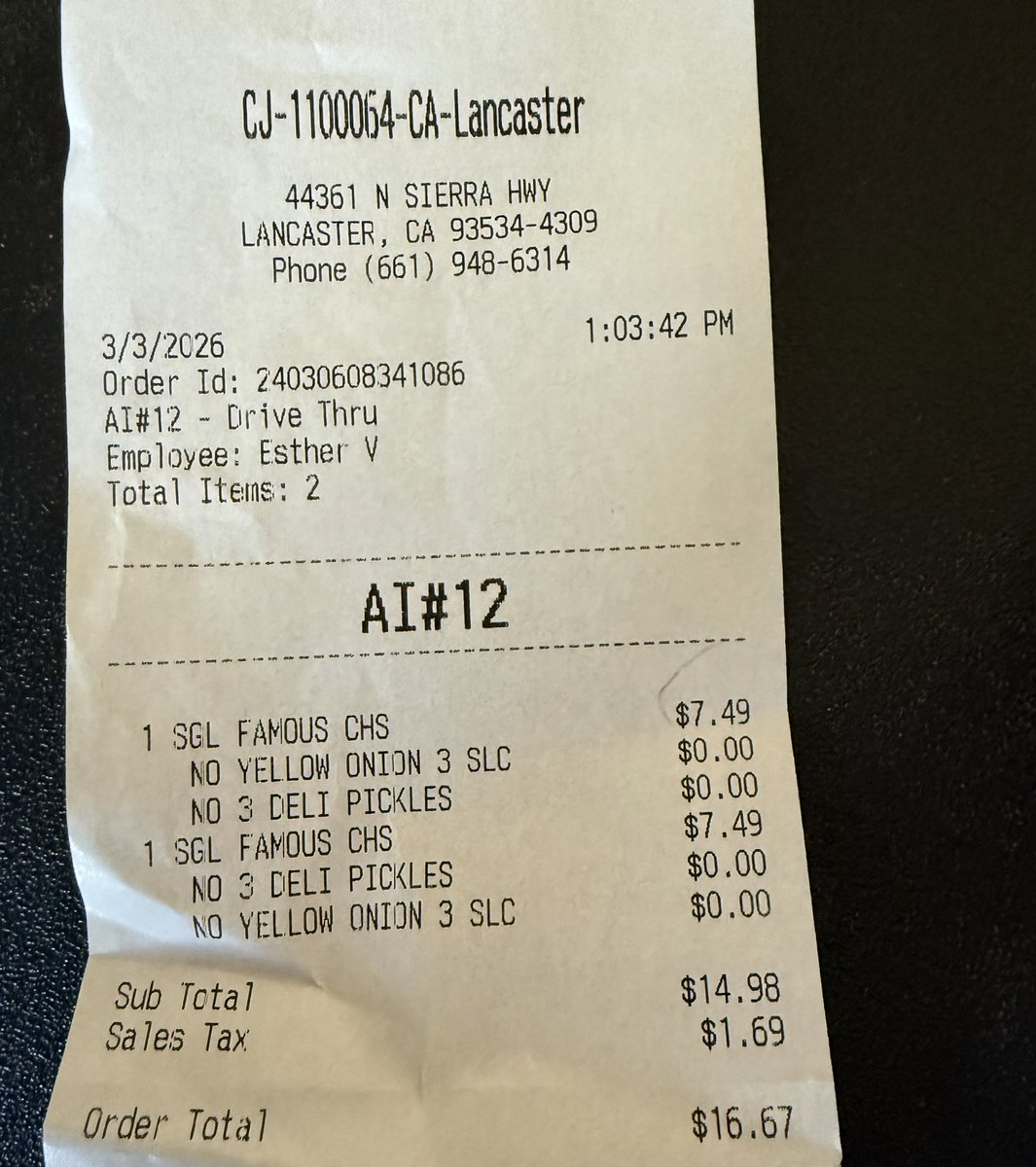 JanetChibiMoon's tweet photo. Remember to check your receipts! I went in for the BOGO at @CarlsJr and was charged for both! What the hell @CarlsJr ?! https://t.co/lIYqvWd6iL