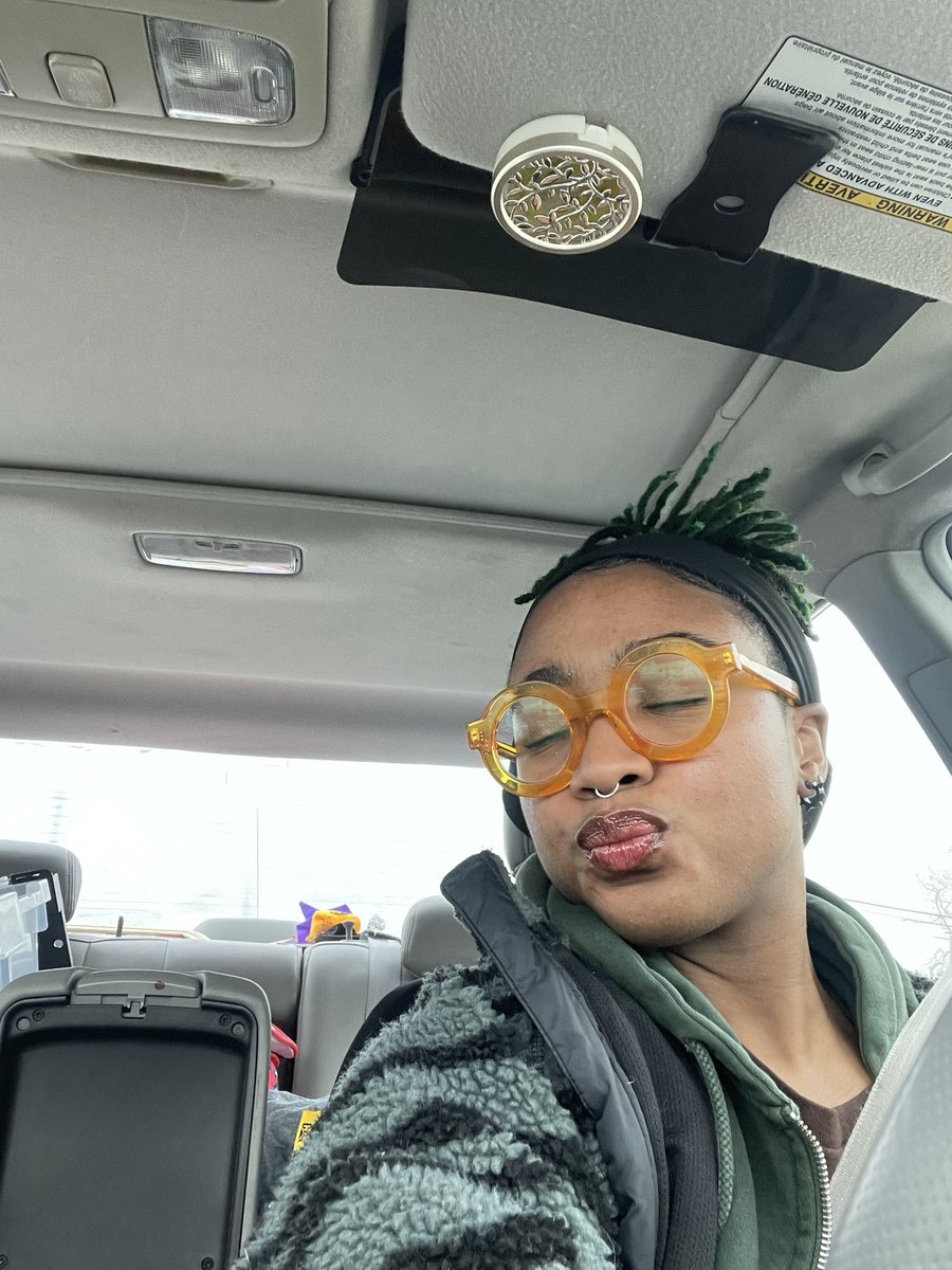 onewaybirdie's tweet photo. car 🤳🏾! https://t.co/GmprPBCCTh