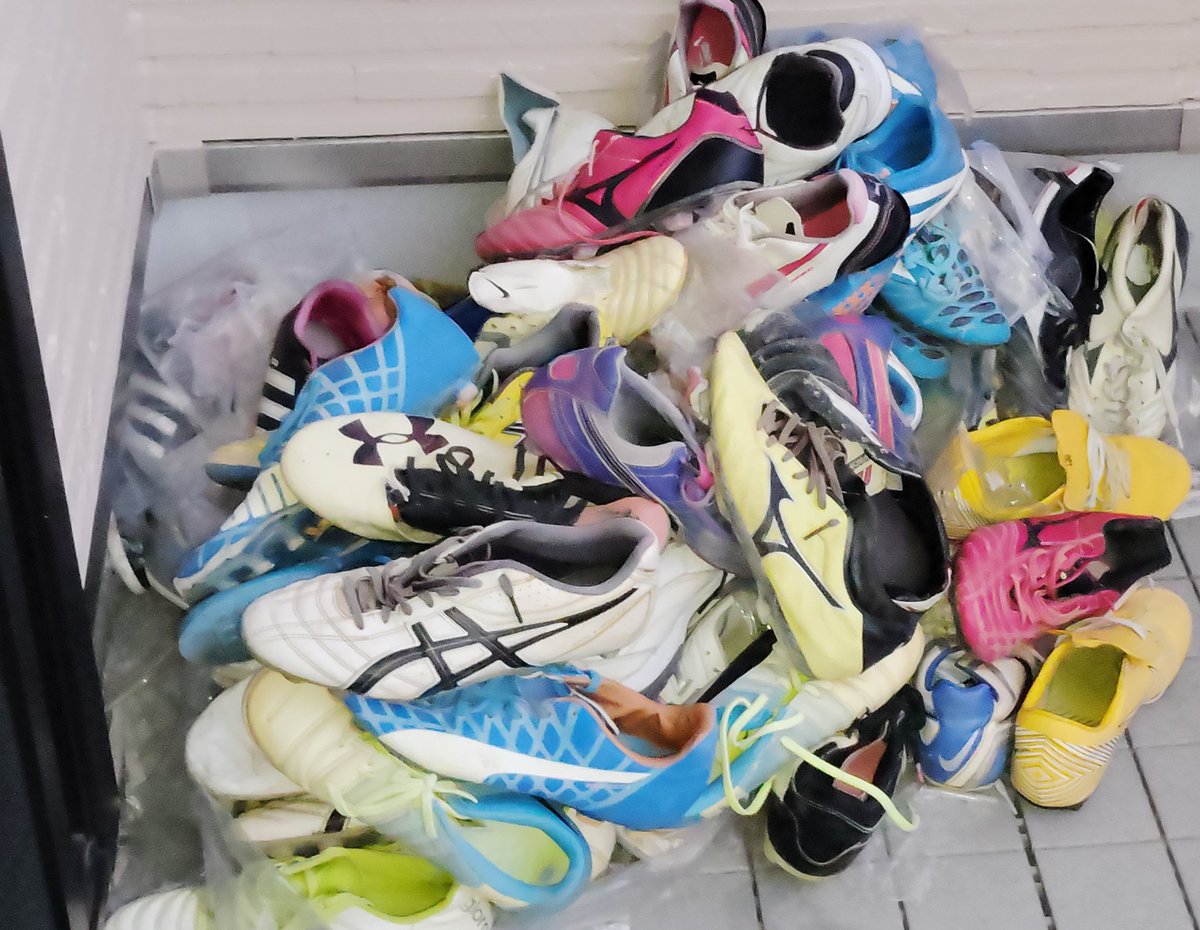 qVc5Vd9EPNok21n @Oo2JO9kkL194177 靴と⚽️があればできるスポーツ