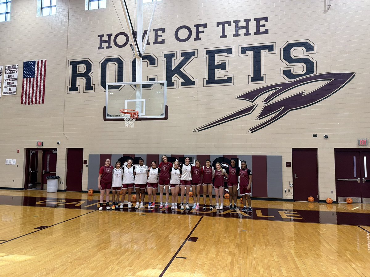 ghsladycathoops's tweet photo. A big thank you to Gardendale High School, Craig Kanaday, and Darren James for allowing us to use the gym for practice this afternoon! The lady cats are final 4 ready!🏀🐾 https://t.co/hRYA0EHiB0