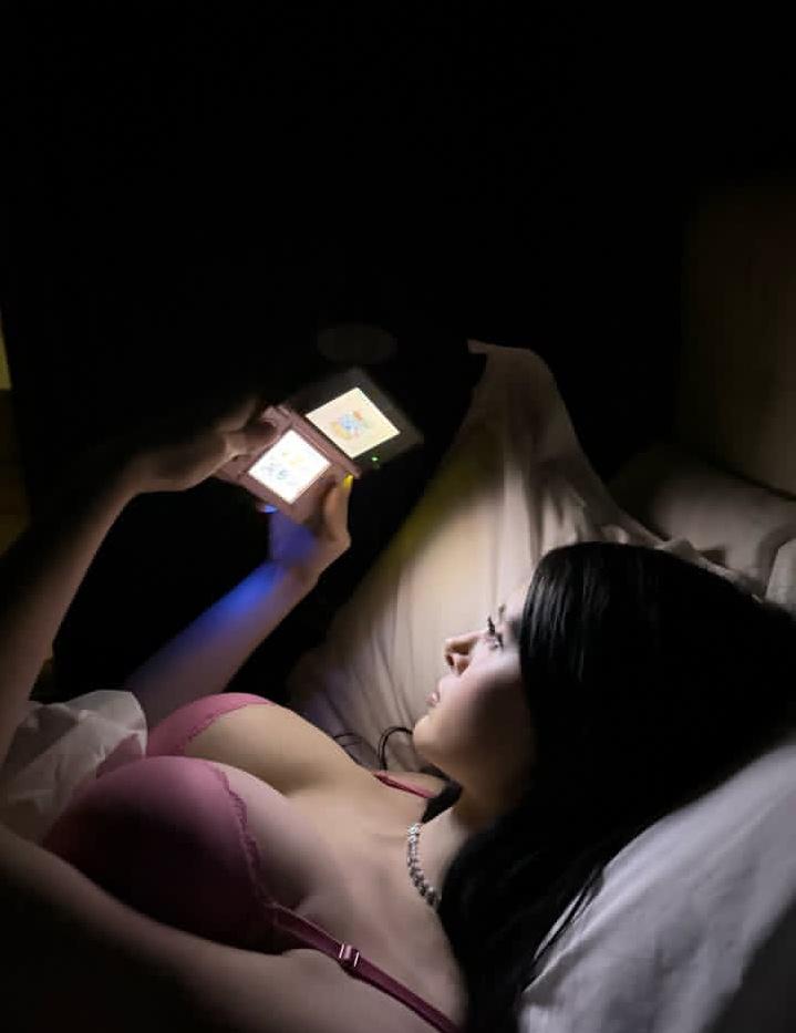 —No es excusa pero, me metí tanto en este chisme que me olvidé de dar señales de vida por aquí.