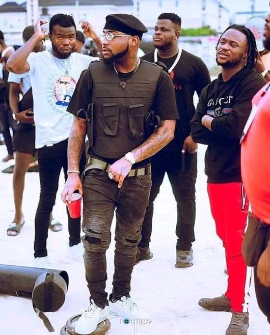 Big_Freshman's tweet image. #30bg COME ON GIVE THIS POST A LIKE ❤️ NUMBER 1! @davido 🔥🔥🔥
