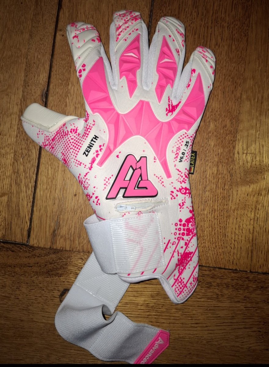 AG1_Gloves tweet media