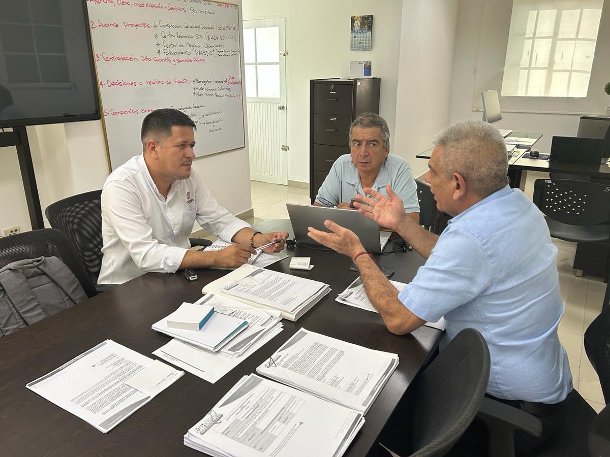 MintrabajoCol's tweet image. En #Valledupar comienza el proceso para la formalización de 125 trabajadores del Hospital Rosario Pumarejo de López. Con la #ReformaLaboral avanzamos en trabajo decente. ¡La formalización es dignidad! 🙌🏽 #FormalizaciónParaLaVida 🇨🇴