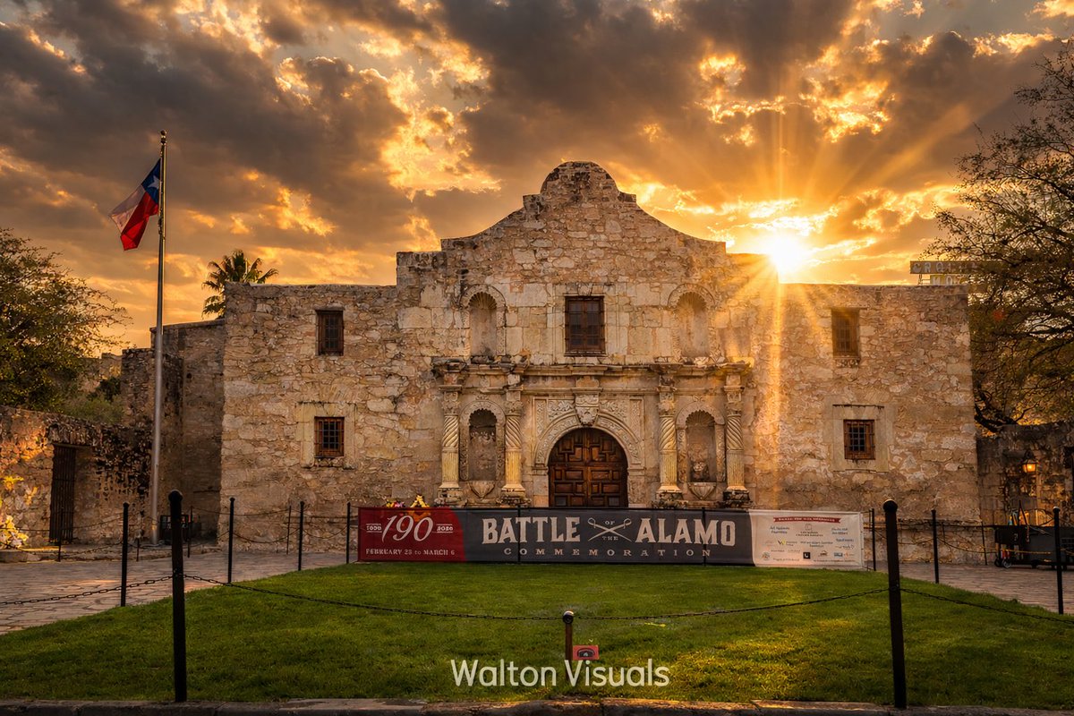 that_guy1227's tweet photo. Texas ❤️

Alamo on March 3rd 2026   And the Emily Morgan Hotel.    #texas https://t.co/ml0GuSpTYo