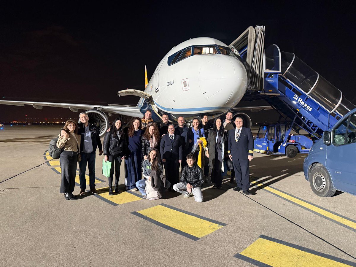 BeKroatia's tweet photo. Posebno raduje što je skupina HR hodočasnika i turista iz Izraela, sigurno stigla u #Zagreb. 🙏#TradeAir i Marku Cvijinu na zrakoplovnom prijevozu #Taba - #Zagreb. Sretni smo što smo uspjeli pomoći🎉 https://t.co/tsuhGZ11W7