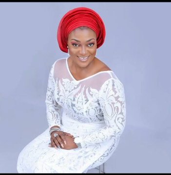 <a href="/Molayoo_/">Àshàké(not Ololade)❤️</a> This is Biola Adams.

She is walking free.