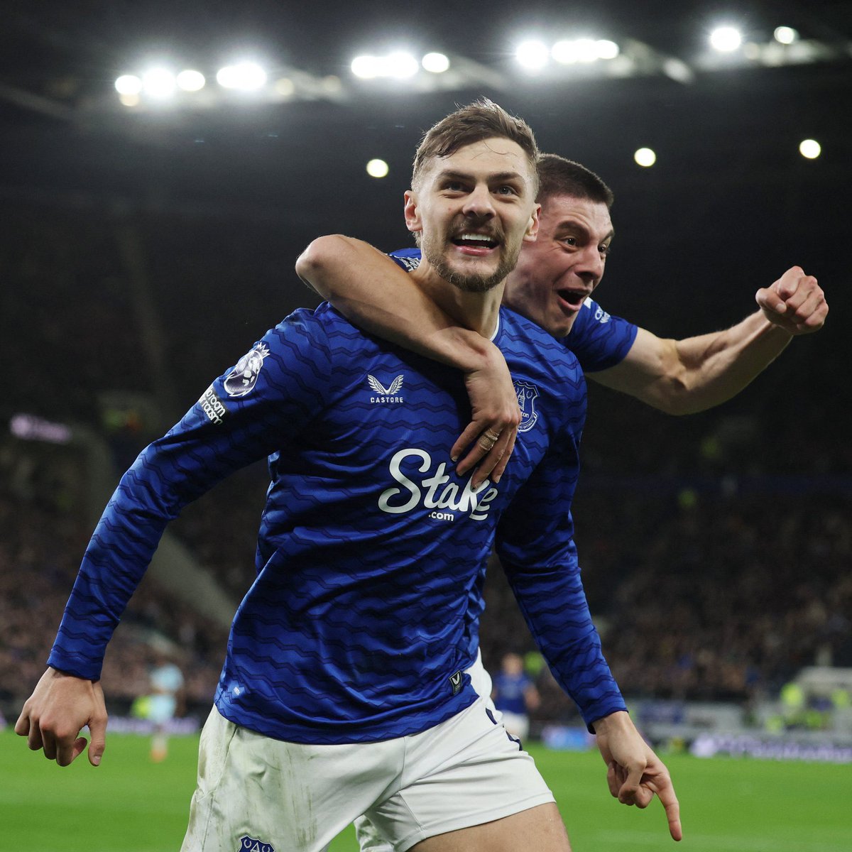 NilSatisNews's tweet photo. FT: EVERTON 2-0 Burnley 

WE’VE WON A HOME GAME!! Yes. Everton have won a home game!! 😱🤩

UTFT!!! 💙💙💙💙 https://t.co/8efAX7vG0J