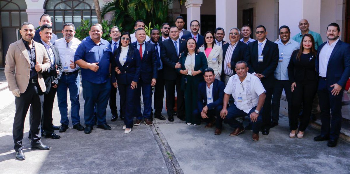 Luis Castro tweet media