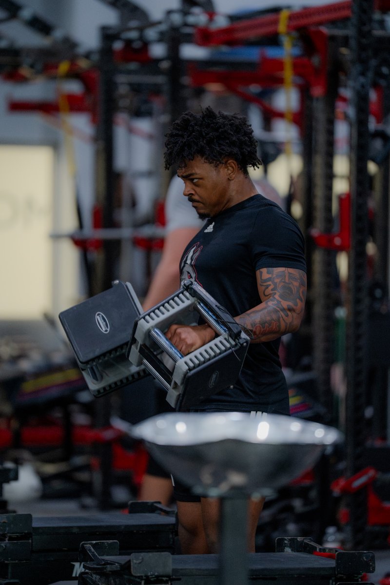 South Dakota Football tweet media