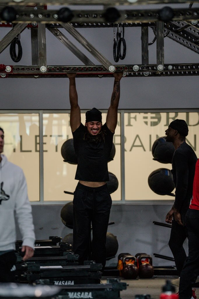 South Dakota Football tweet media