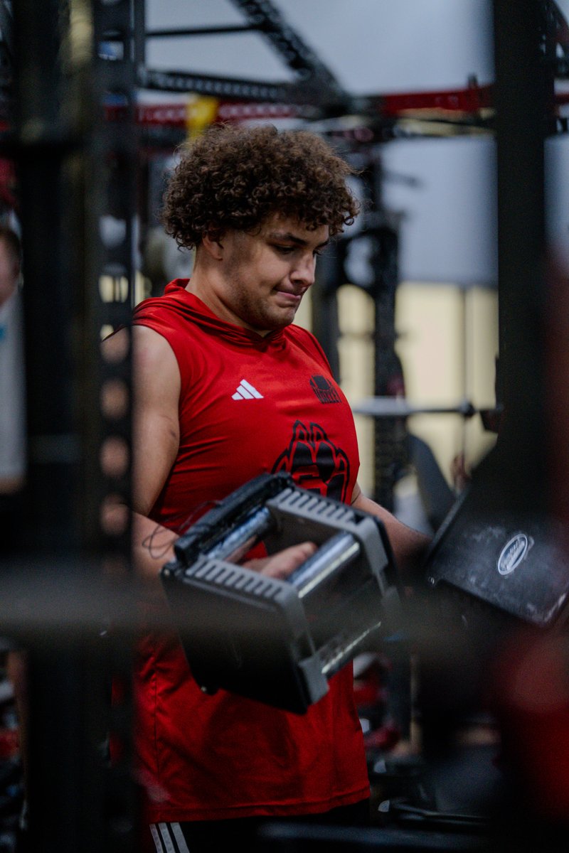 South Dakota Football tweet media