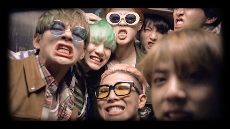 DINÁMICA DE STREAM ‼️ 
#JourneyToArirang 

EL DÍA DE HOY LE CORRESPONDE A PERMISSION TO DANCE ON STAGE 💜✨

• muestra tu canción fav del álbum
• foto OT7 
• etiqueta a 7 mutis