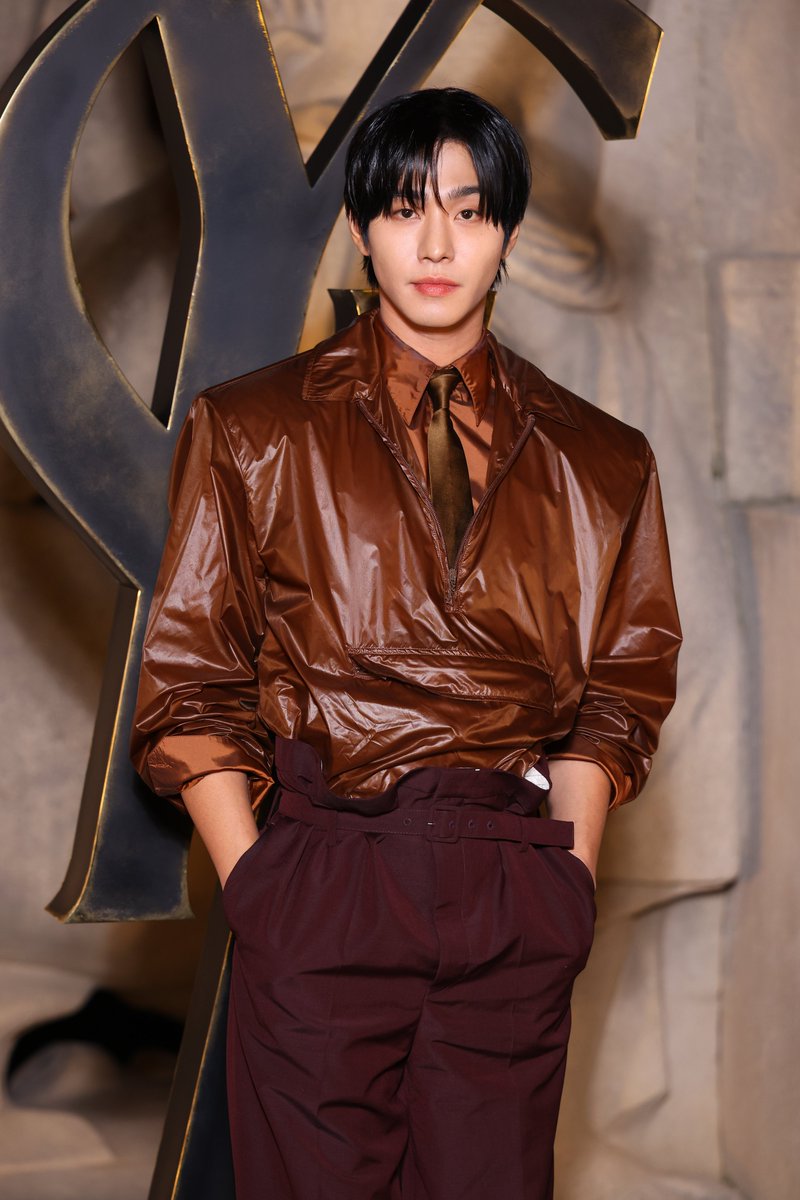 【2026秋冬パリフロントロウ速報】#山﨑賢人 さん、#アン・ヒョソプ さんが「サンローラン」に来場！

▼アザーカットも！ 記事はこちら
bit.ly/40Kwpze

#YSL #YvesSaintLaurent #SaintLaurent #KentoYamazaki #AhnHyoSeop #안효섭