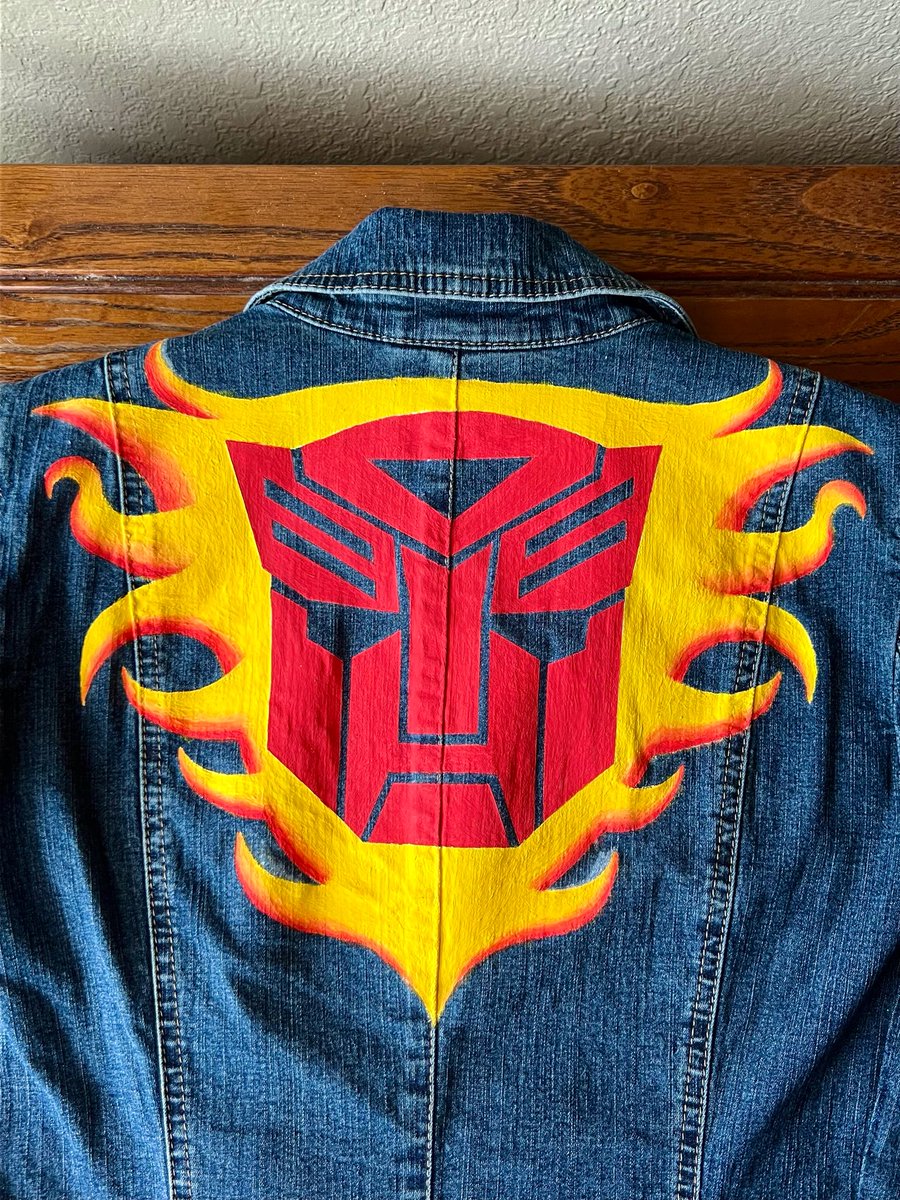 Transdev Jacket @TransformersDen DUDE I LITERALLY MADE SOMETHING SIMILAR TO THIS!!!