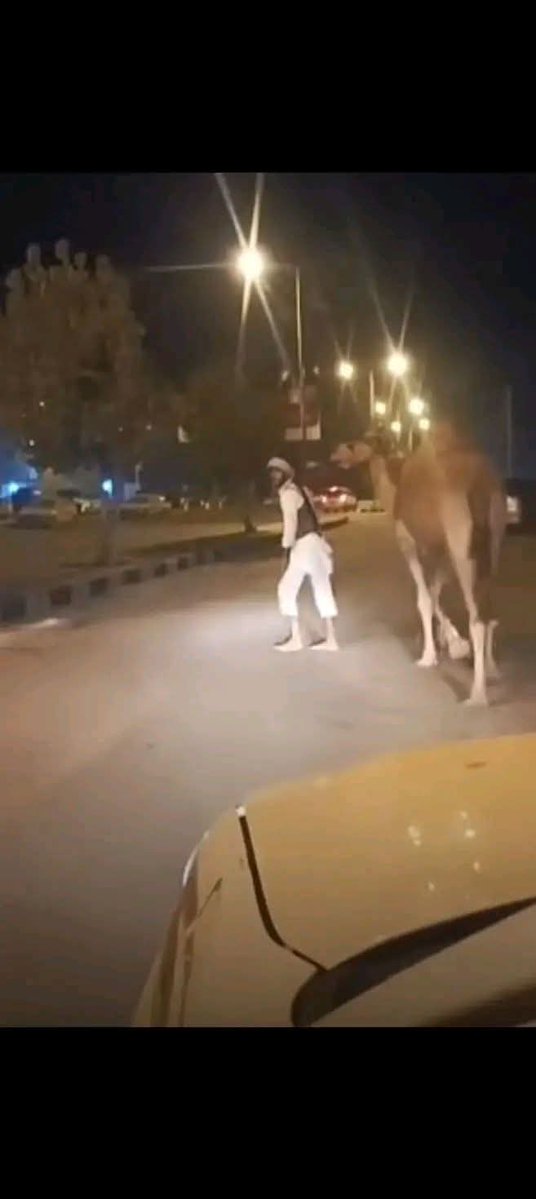 شبواني رايح يفصل ثوب العيد 🤣