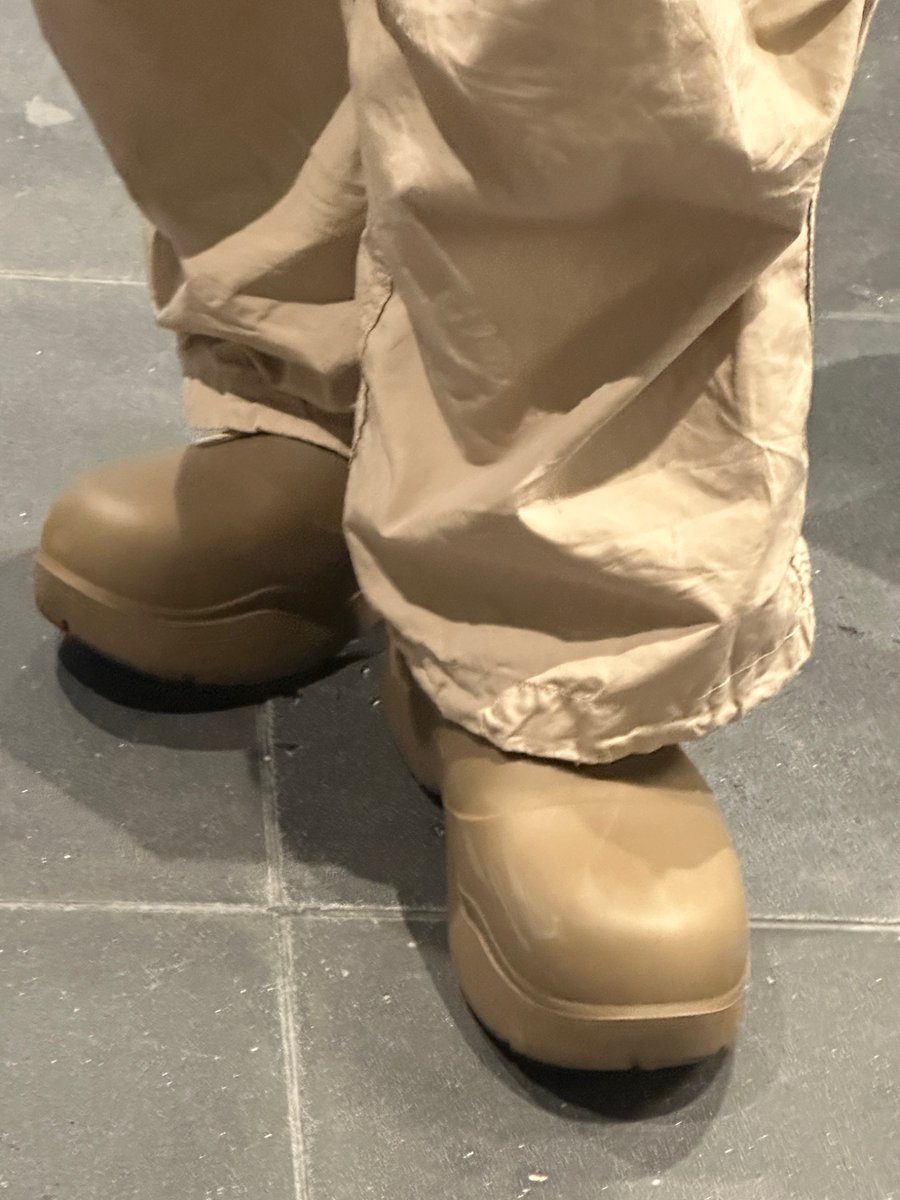 flamehanie's tweet photo. jealous baby jeonghan 3 years ago today because joshua got shoes from hoshiㅋㅋㅋ

🐯: (posting joshua’s shoes photo) shua hyung shoes are pretty🤎
🦌: ayy hoshi-ya, it’s prettier because you gave it to me ❤️❤️❤️❤️❤️ㅎㅎㅎㅎㅎㅎㅎ
👼: give me a gift too…
🦌: as expected u have a great taste
—
👼: (posting a photo of his slippers)
👼: give me (shoes) too, this is mine…ㅠ
🦌: ㅋㅋㅋㅋㅋㅋ jeonghanie’s shoes are pretty
🐯: ayyy, it’s really pretty tho?
👼: i should steal hoshi’s
—
🐯: (posting jeonghan & joshua photo) they’re chatting on weverse right in front of meㅋㅋㅋ🦌: ㅋㅋㅋㅋㅋㅋㅋㅋ

LMAO THIS DRAMA😭