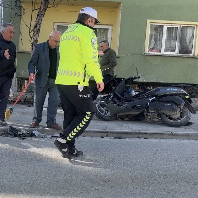 SİYAH SANCAK tweet media