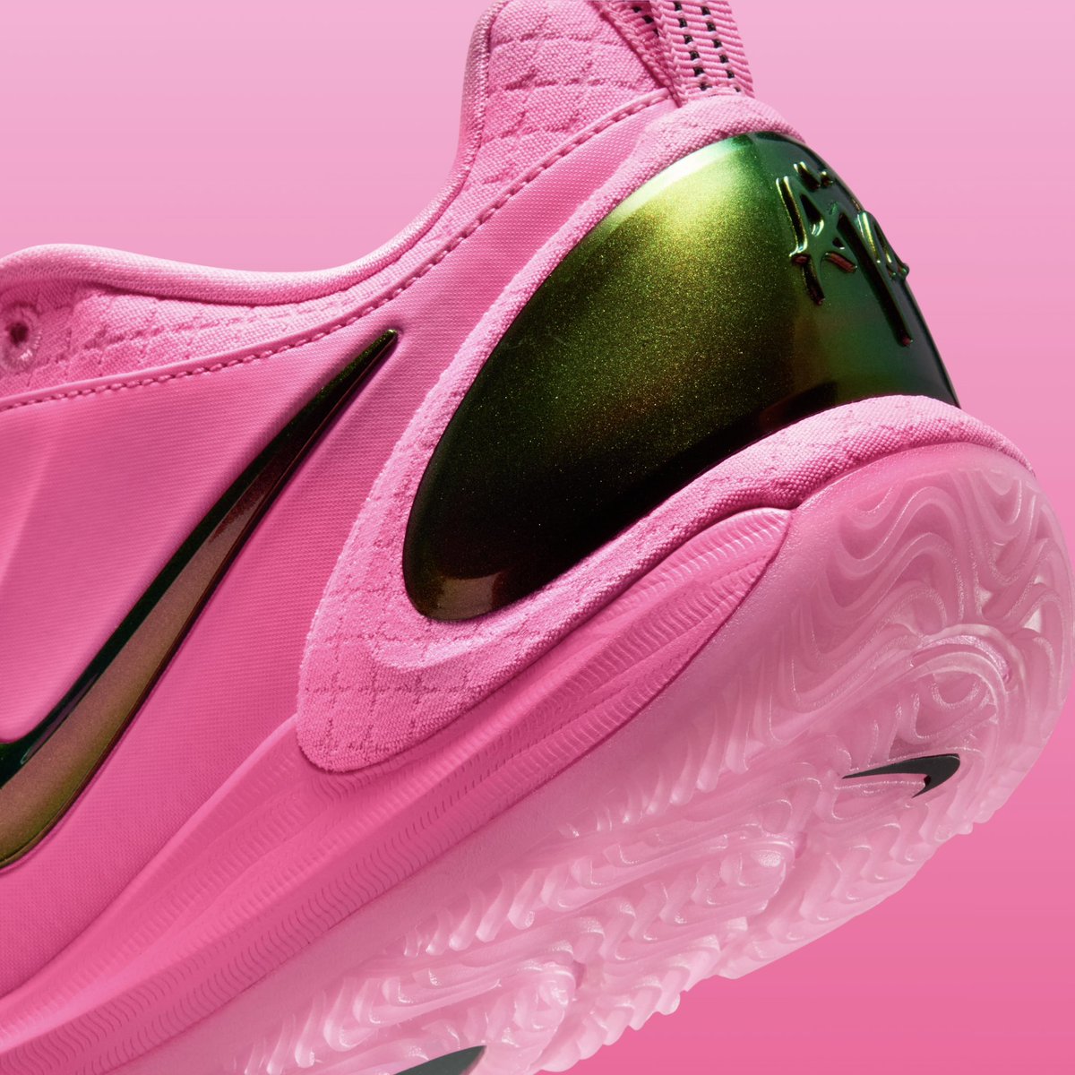 SoleRetriever's tweet photo. OFFICIAL LOOK: Nike A’Two “A’Pink” ✨ ✨ @_ajawilson22 

🗓️ May 2nd
📝 IH1135-600
💵 $145 https://t.co/C3bptpuC1U